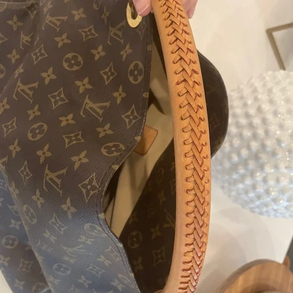 Louis Vuitton Artsy MM Monogram Shoulder Bag Tote Purse (CA1141) Gently used. - Picture 3 of 17